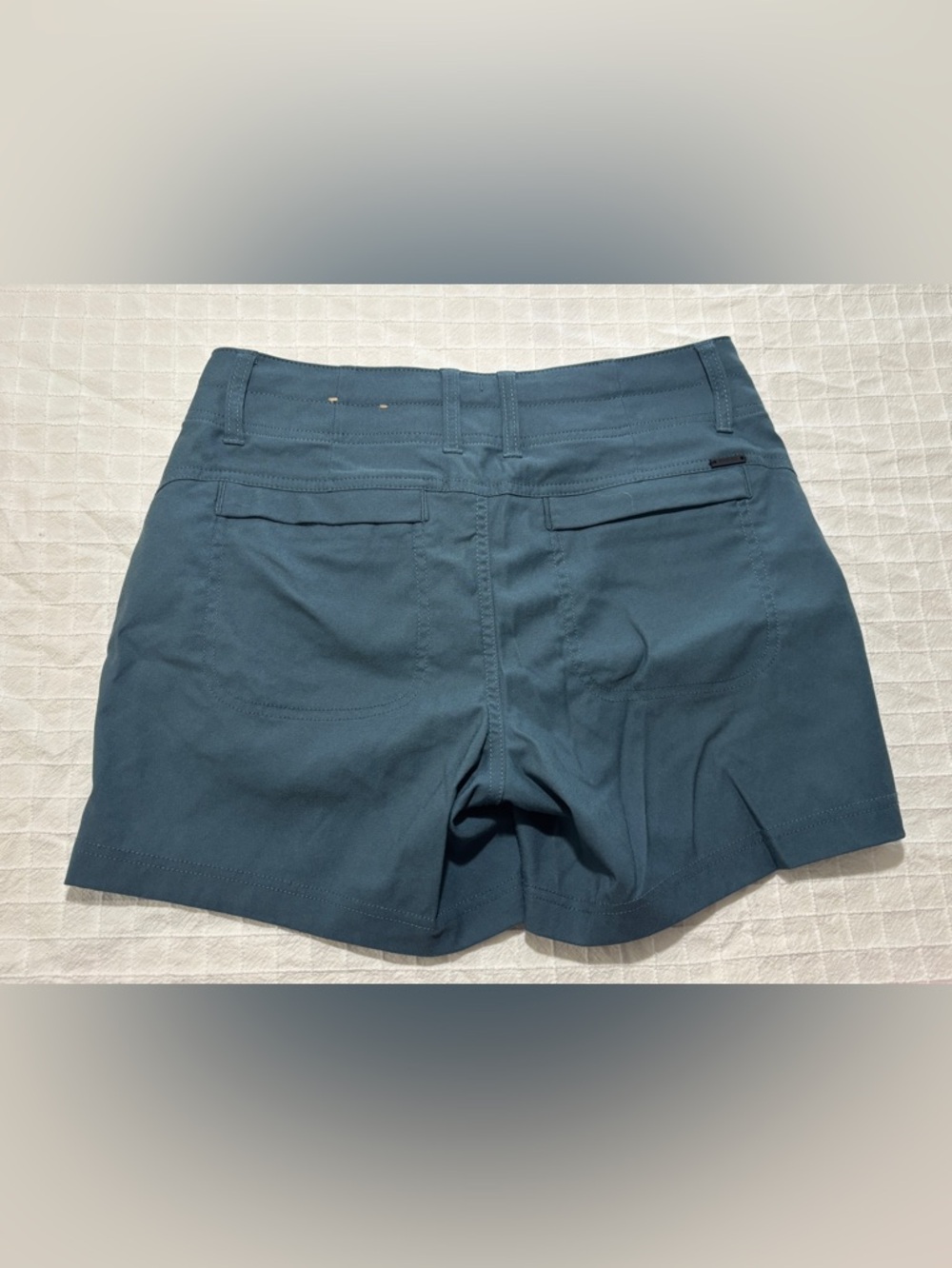 Women’s PrAna Alana 4.5” Shorts, Size 6 - Picture 4 of 5